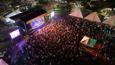 Imagem da notícia Comemoração dos 37 anos de Chapadão do Sul reuniu 20 mil pessoas na Praça de Eventos